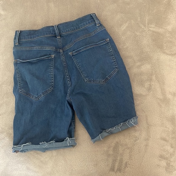 Express Mid Short - Picture 2 of 3